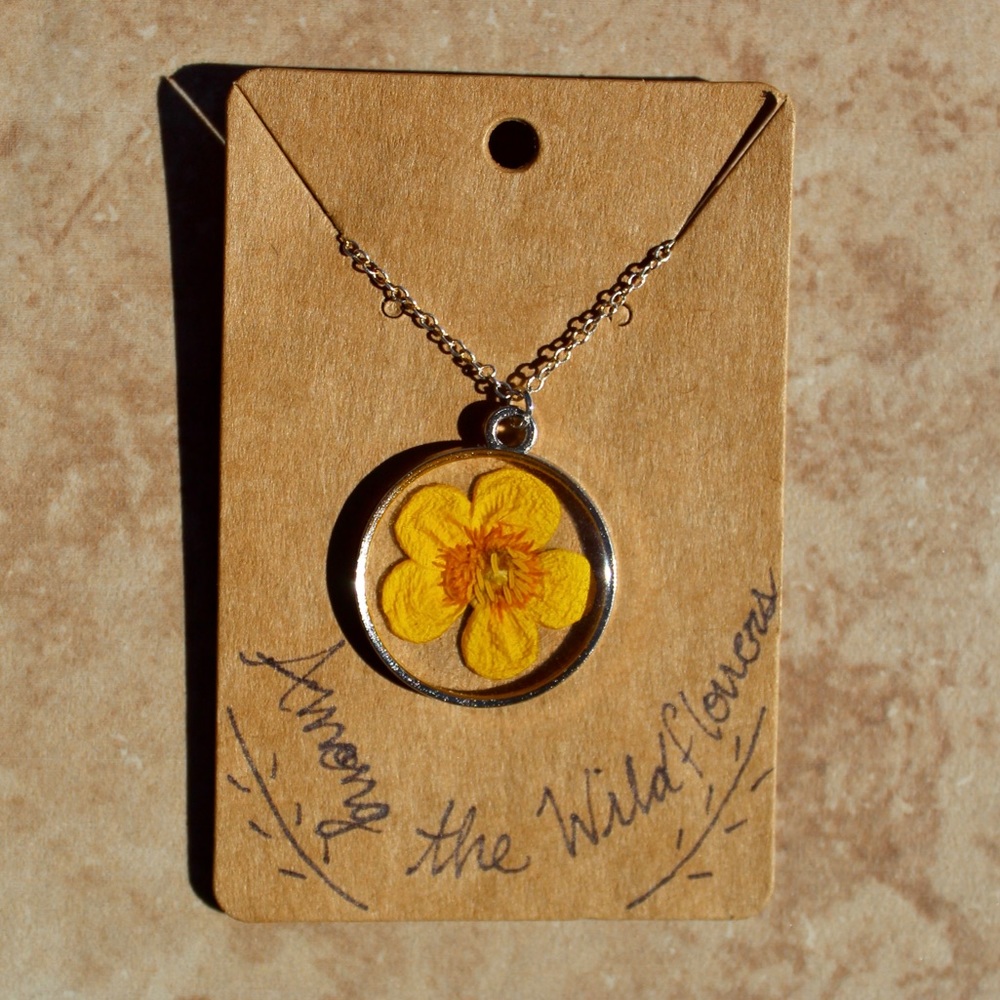 BUTTERCUP NECKLACE
